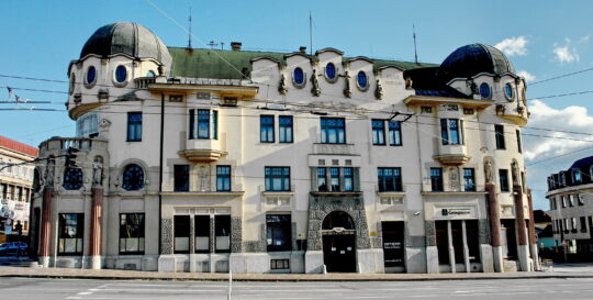 Prešovský samosprávny kraj úspešne získal a rozvíja historickú budovu Bosákova banka